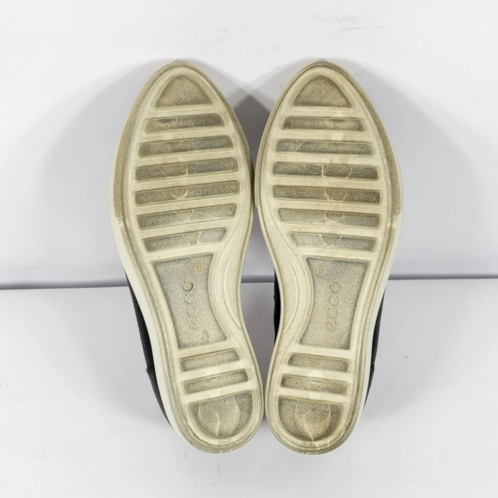 Ecco Black Leather Slip-On #330 Size 5